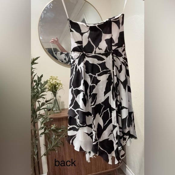 Elegant y2k Black and White floral Strapless Dress - Picture 5 of 7